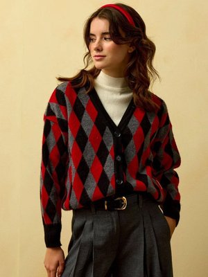 Kırmızı Baklava Desenli Triko Hırka