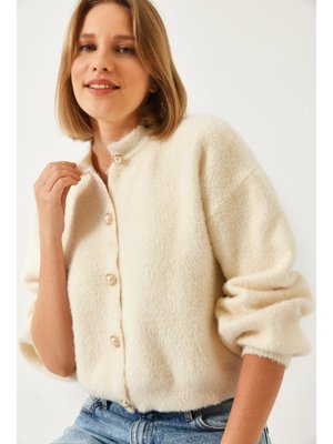 Bej Beş Düğmeli Yumoş Triko Hırka