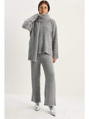 Gri Yumuşak Dokulu Rahat Kesim Atkılı Triko Takım