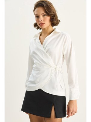Beyaz Kruvaze Yandan Bağlamalı Saten Gömlek