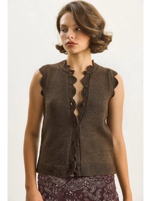 Acı Kahve Dantel Örgü Desenli Kaplama Düğmeli Triko Yelek