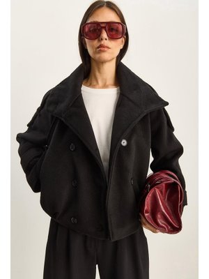 Siyah Dik Yaka Cep Detaylı Apoletli Astarlı Kısa Kaşe Bomber Ceket Kaban