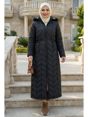 İçi Astarlı Kapüşonlu Siyah Kapitone Mont