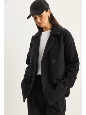 Siyah Kruvaze Yaka Cep Detaylı Kaşe Blazer Ceket