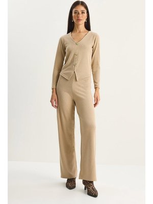 Bej V Yaka Düğme Aksesuarlı Selanik Alt Üst Takım