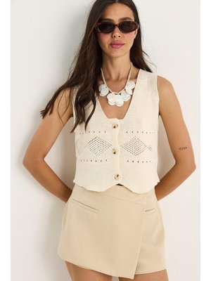 Ekru V Yaka Kalın Askılı Triko Yelek