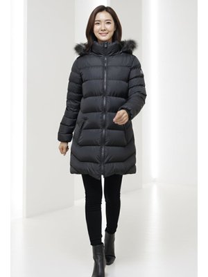 Siyah Şapkası Kürklü Mont