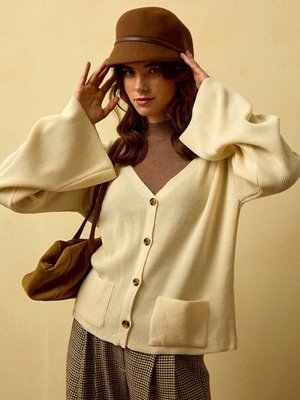 Krem İspanyol Kol Triko Hırka