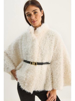 Beyaz Kemer Detaylı Yumuşak Dokulu Peluş Panço