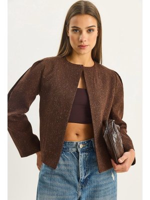 Kahverengi O Yaka Önü Açık Kendinden Dokulu Astarlı Ceket
