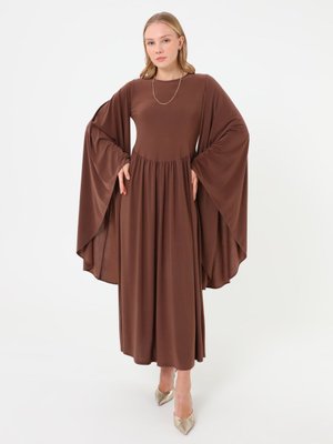 Kahverengi Kol Detaylı Elbise