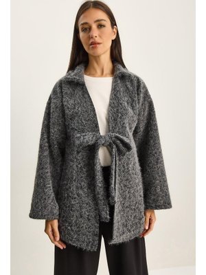 Gri Gömlek Yaka Bağlama Detaylı Kırçıllı Kaşe Kaban