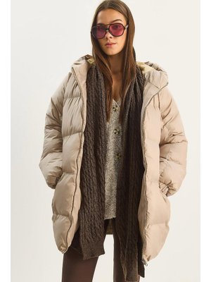 Bej Kapüşonlu Oversize Yarasa Kol Şişme Mont