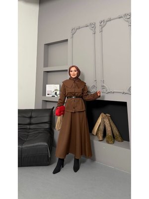 Kahverengi Gömlek Yaka Önü Düğme Detaylı Etekli Takım