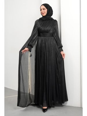 Siyah Pelerin Detaylı Piliseli Abiye Elbise