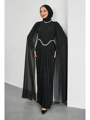 Siyah Yakası Ve Beli Taşlı Pelerin Detaylı Abiye Elbise