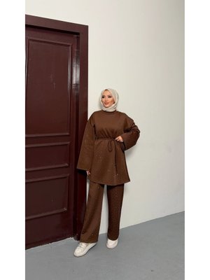Kahverengi İp Detaylı Serpme Taşlı Takım