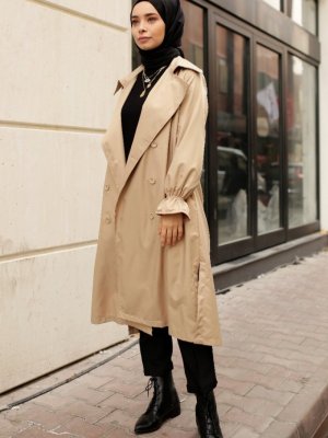 Ariana Bej Trençkot