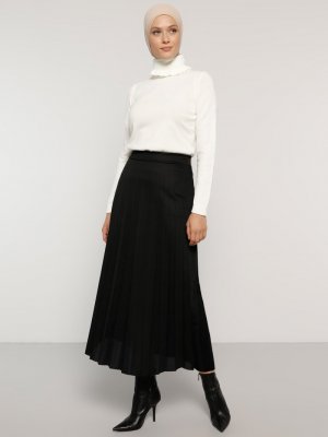 Siyah Piliseli Etek Siyah Piliseli Etek