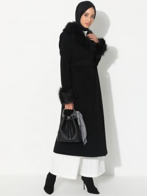 Siyah Kürk Detaylı Çıtçıt Düğmeli Kaban