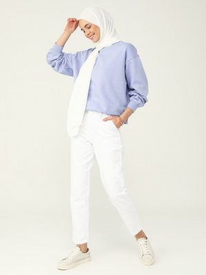 Beyaz Doğal Kumaşlı Cepli Kot Pantolon Beyaz Doğal Kumaşlı Cepli Kot Pantolon