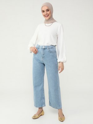 Buz Mavisi Doğal Kumaşlı Kemer Detaylı Kot Pantolon Buz Mavisi Doğal Kumaşlı Kemer Detaylı Kot Pantolon