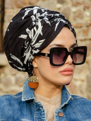 Siyah Beyaz Desenli Tokalı Bone