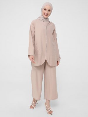 Kum i Bej Fermuar Detaylı Cepli Kap Kum i Bej Fermuar Detaylı Cepli Kap